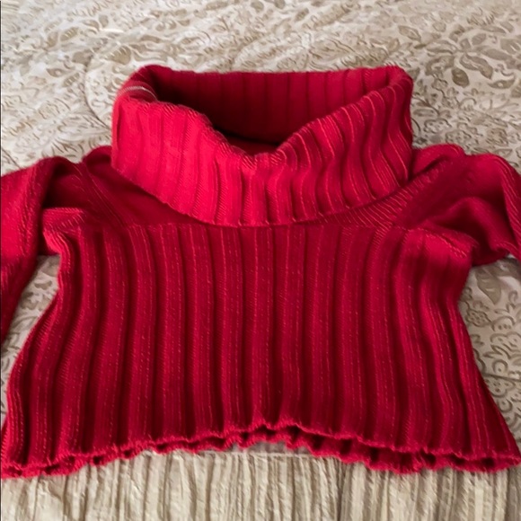 Red sweater - Picture 1 of 2